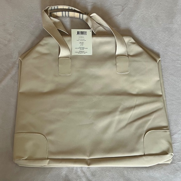 New Burberry Overnight Bag / Tote - Picture 2 of 10